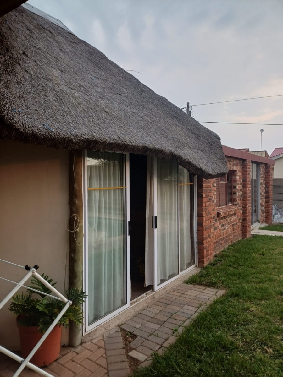 3 Bedroom Property for Sale in Riebeeckstad Free State